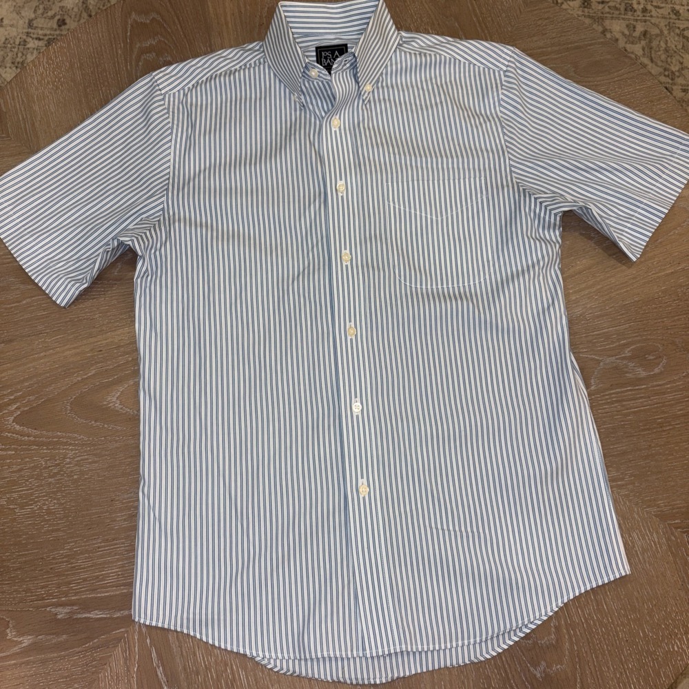 Jos A Bank Mens Short Sleeve Button Up Striped Traveler Collection Size Small